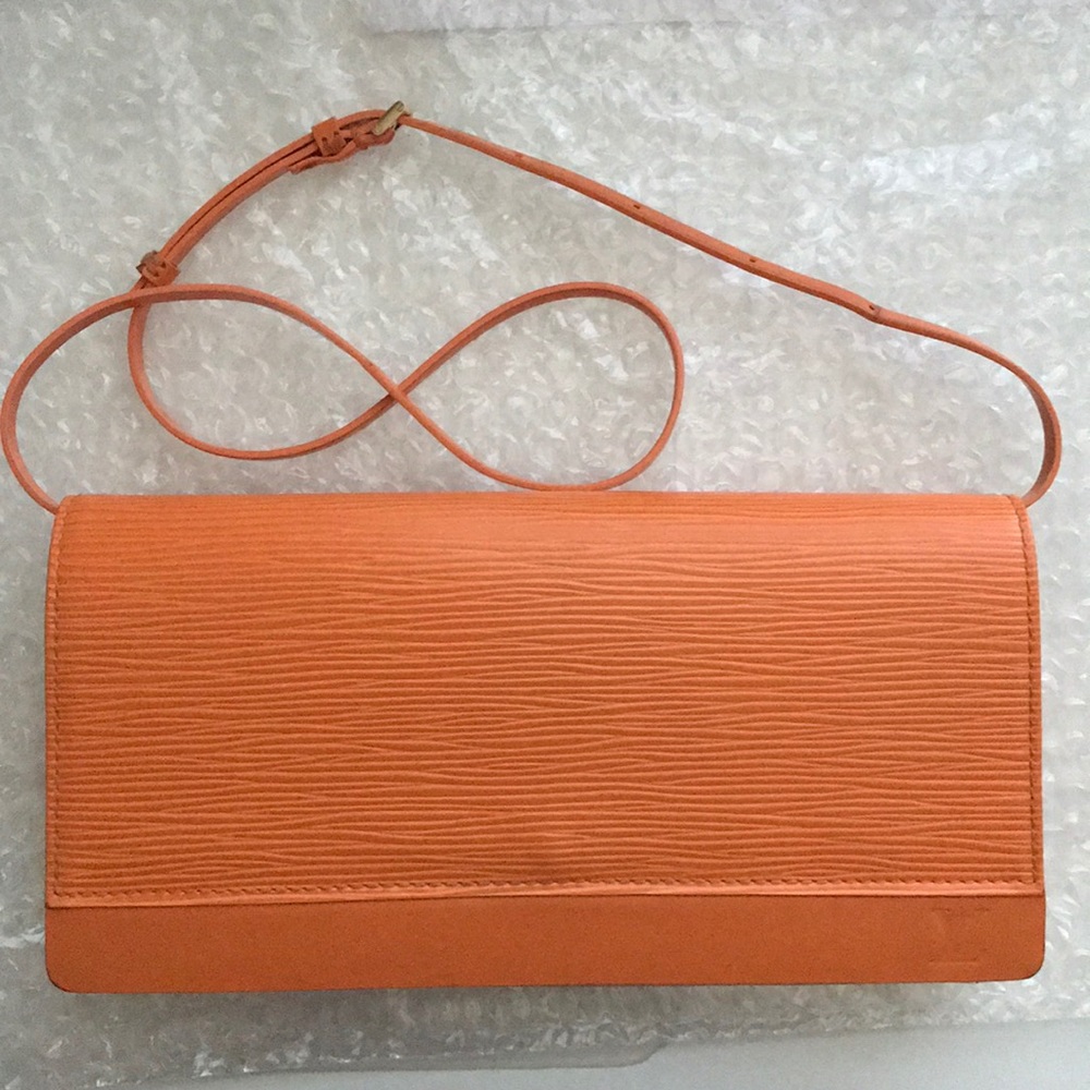 Louis Vuitton Honfleur Clutch/Shoulder Bag